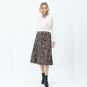 Leopard print midi skirt